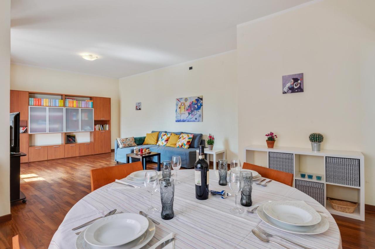 Oltretorrente Ampio Appartamento Con Balconi Parma Exterior foto