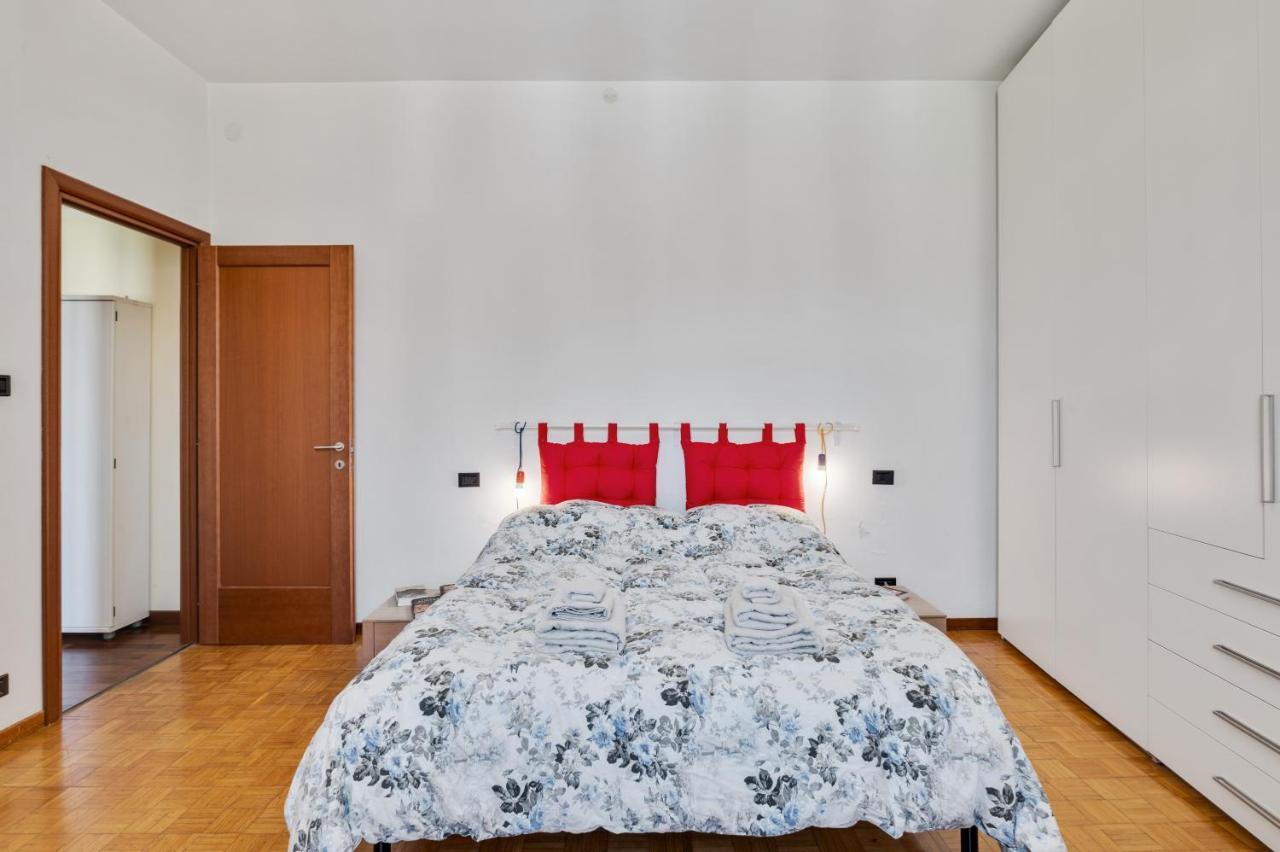 Oltretorrente Ampio Appartamento Con Balconi Parma Exterior foto
